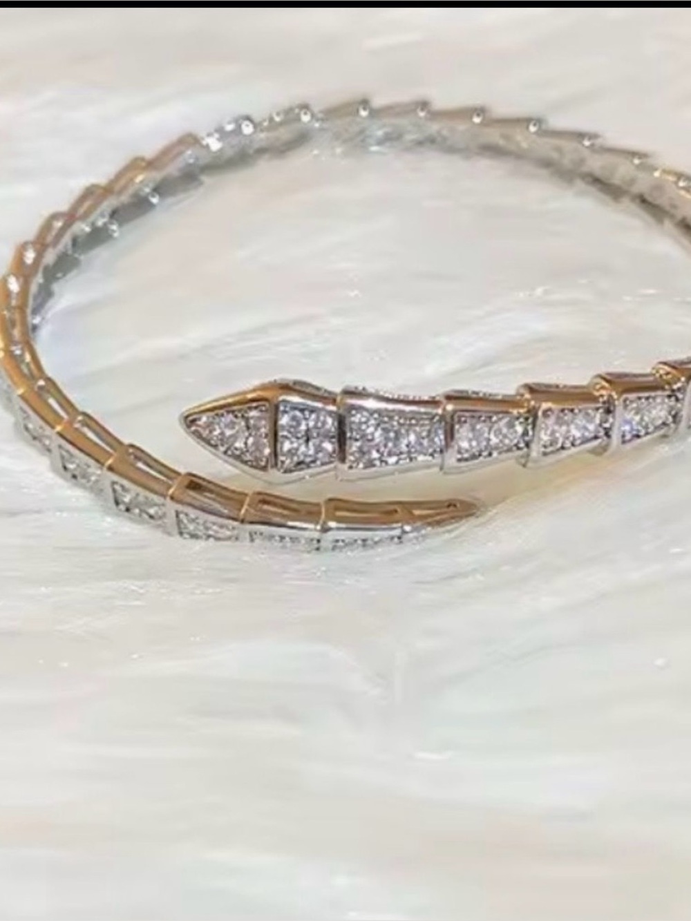 Diamona wrap Bangle Bracelet
Women's Fashion Bracelet